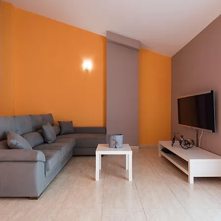 F&M Penthouse With Terrace Near Airport And Beaches Apartment